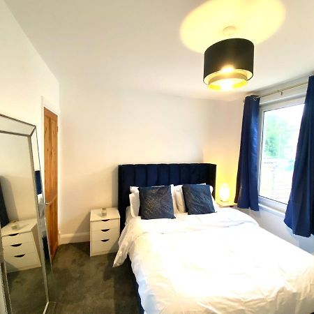 Medway Getaway - 3 Bed Home With Luxury Bathroom Chatham  Buitenkant foto