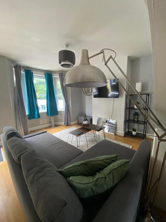 Medway Getaway - 3 Bed Home With Luxury Bathroom Chatham  Buitenkant foto