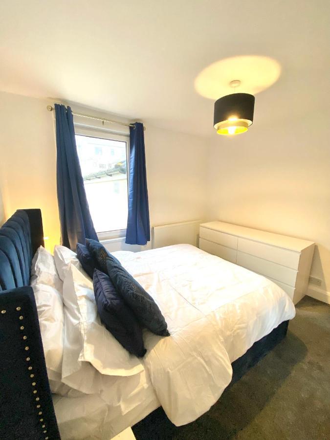 Medway Getaway - 3 Bed Home With Luxury Bathroom Chatham  Buitenkant foto