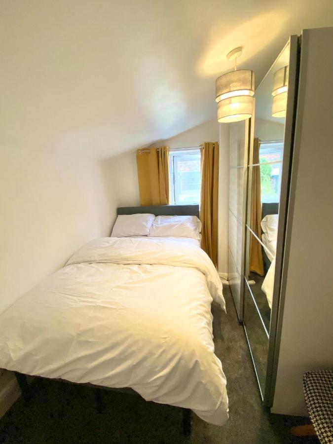 Medway Getaway - 3 Bed Home With Luxury Bathroom Chatham  Buitenkant foto