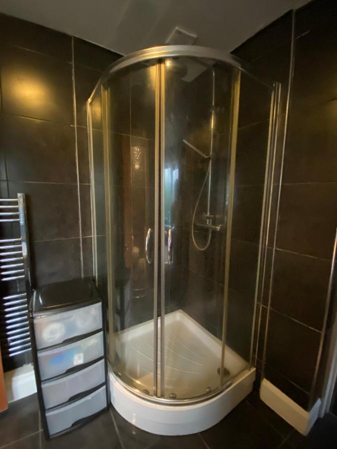 Medway Getaway - 3 Bed Home With Luxury Bathroom Chatham  Buitenkant foto